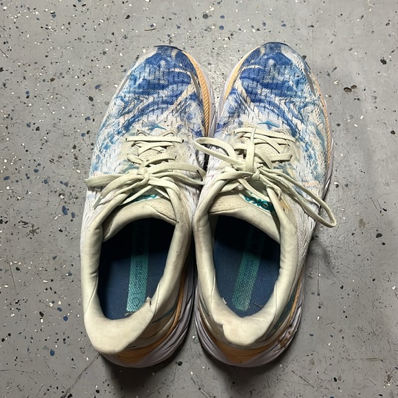 Hoka tennis shoes - Picture 2 of 6